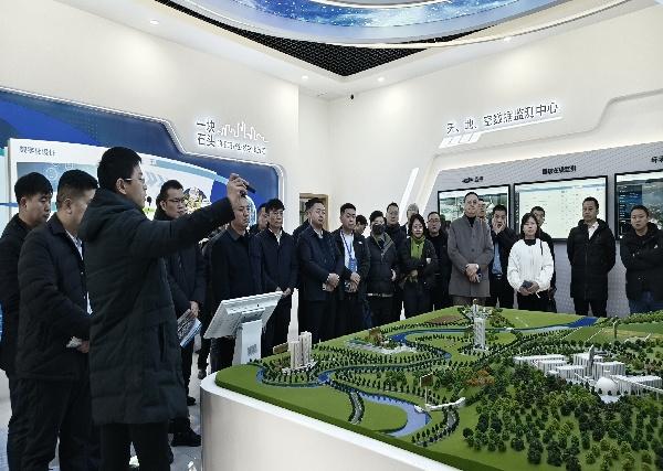 第九屆中國國際砂石骨料大會參會代表一行到訪大業(yè)公司參觀考察